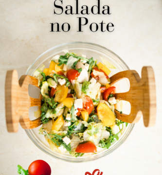 Salada no pote saudável com vegetais frescos e queijo — 30 receitas práticas para alimentação saudável e organização alimentar semanal